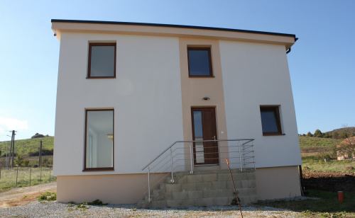 Dom na predaj 1 / Dom na predaj 1 - foto Dom na predaj 1 / Dom na predaj 1 - foto